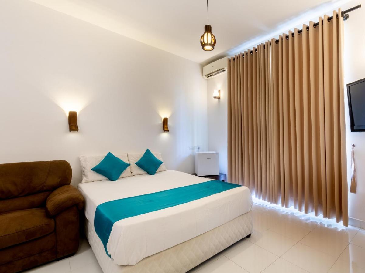 Royal Mount Hotel Dehiwala-Mount Lavinia Exterior foto